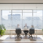 Aknakleebised kontorisse Tallinnas: Modernsed lahendused ja trendid 2026