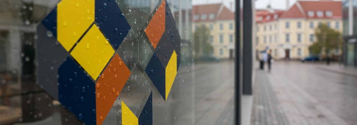 Ilmastikukindel kleebis Tallinnas: Kestev ja loominguline lahendus 2026. aastal