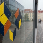 Ilmastikukindel kleebis Tallinnas: Kestev ja loominguline lahendus 2026. aastal